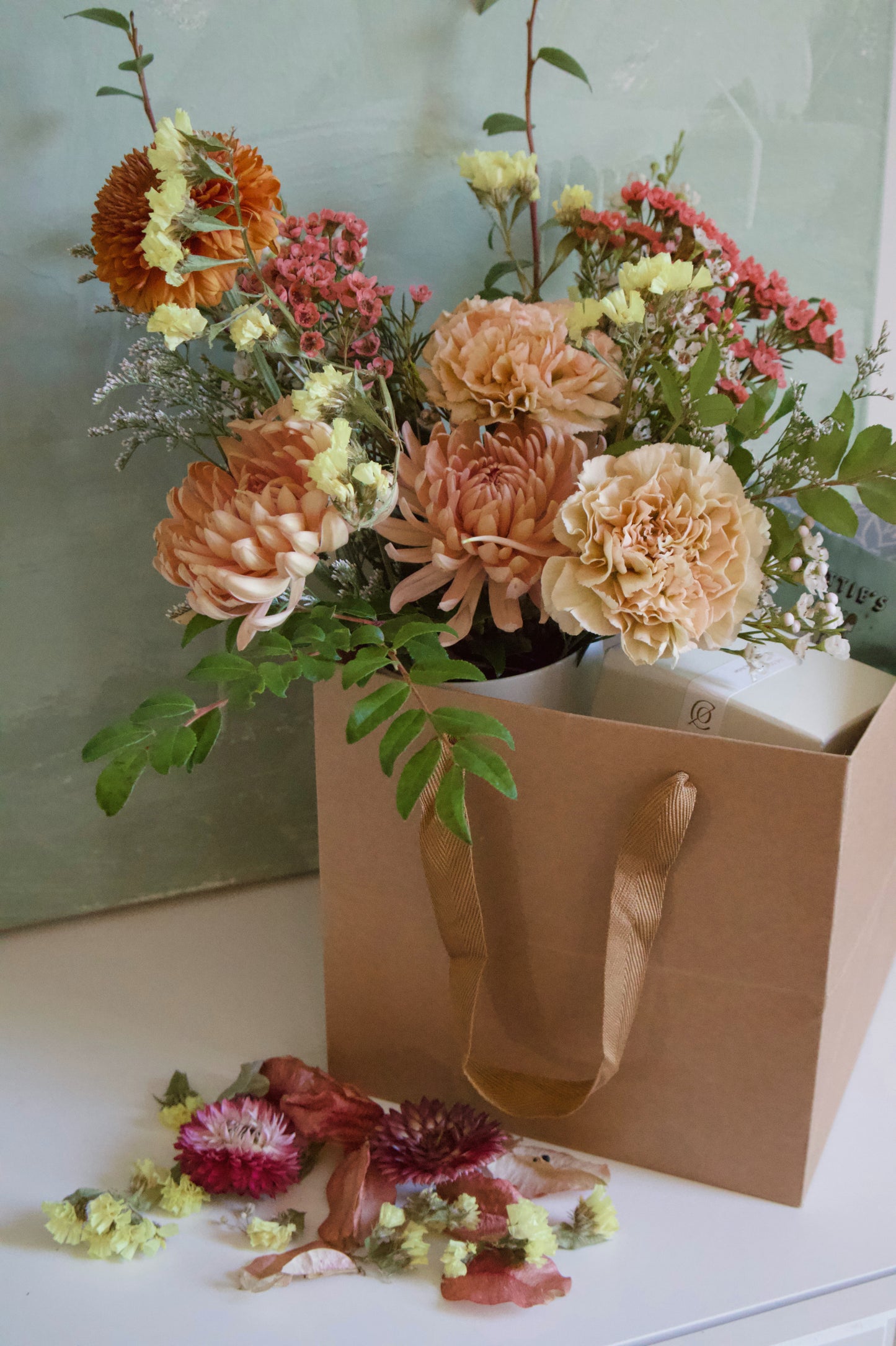 CELEBRATE - Flower Gift Box